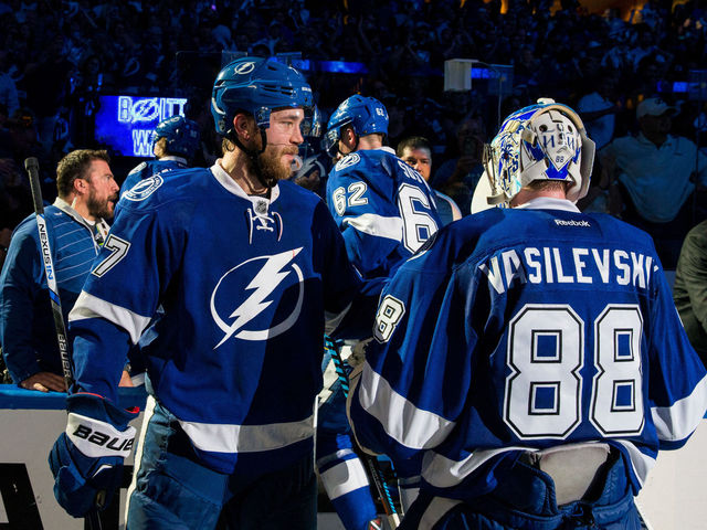 Winners and losers from Day 1 of free agency