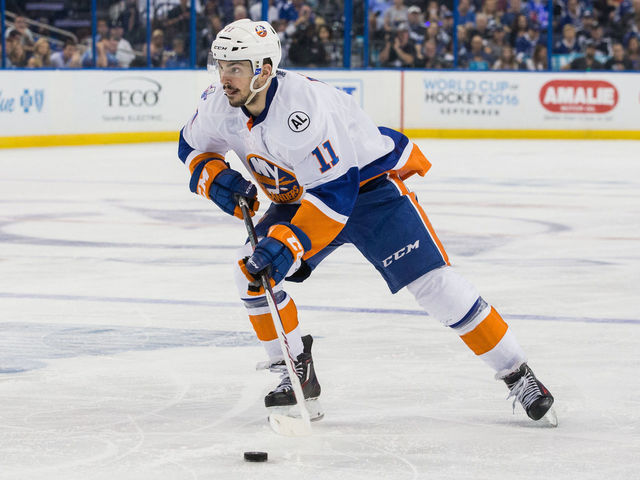 Islanders re-sign Prince to 2-year deal