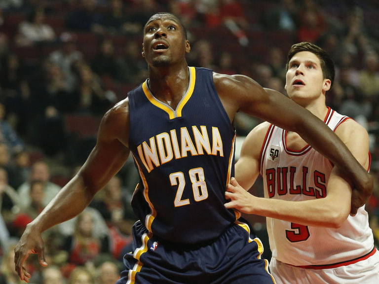 Report: Spurs among 7 teams in hunt for Ian Mahinmi | theScore.com