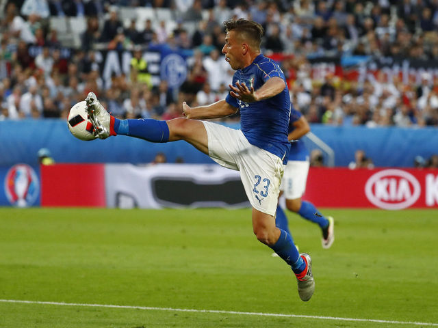 Napoli strikes £2M deal with Sunderland for Giaccherini