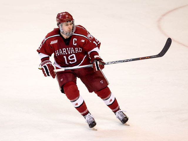 Agent: All suitors 'still in the mix' for Vesey
