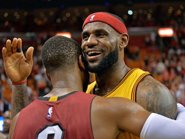 Speculation ensues after private jet outfit tweets at LeBron, Wade, Gilbert