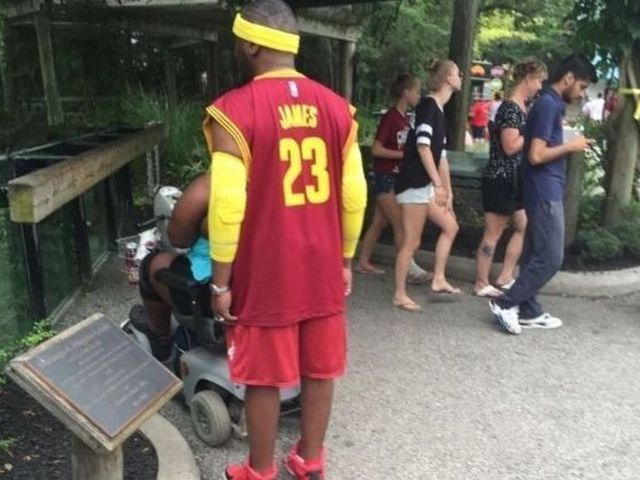 Fan wears full LeBron uniform to zoo