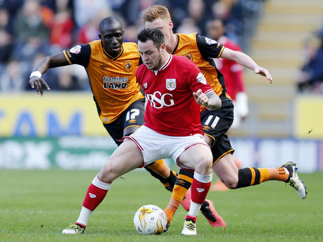 Tomlin signs 3-year deal with Bristol City, ending Bournemouth experiment