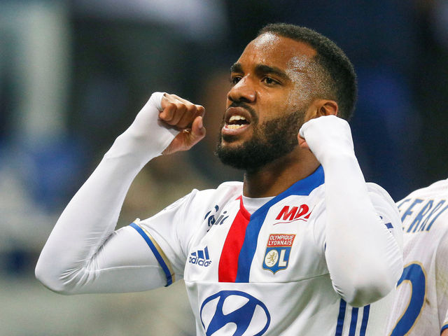 Report: Arsenal ready to trigger Lacazette's €40M release clause