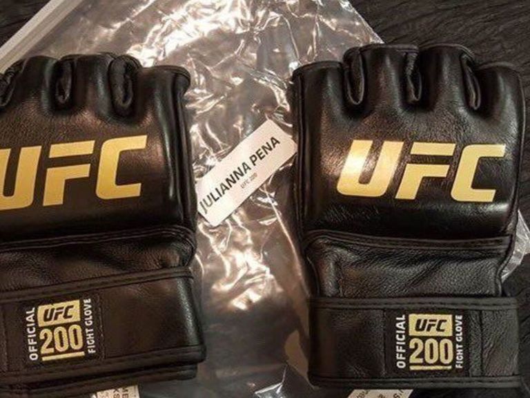 Fighters get golden gloves for UFC 200