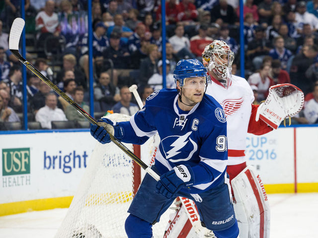 Stamkos didn't talk to Red Wings before re-signing with Lightning