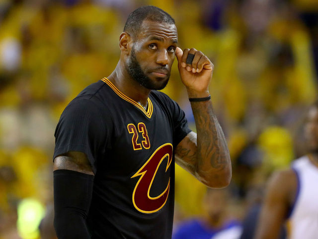 Watch: LeBron air-balls free throw