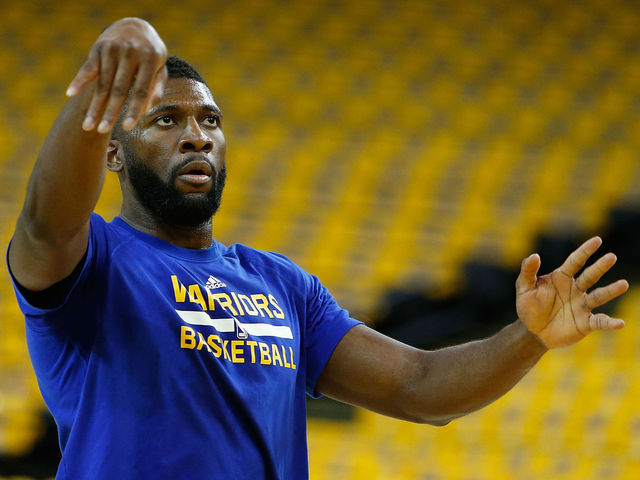 Ezeli to seek opinion on slow-healing knee