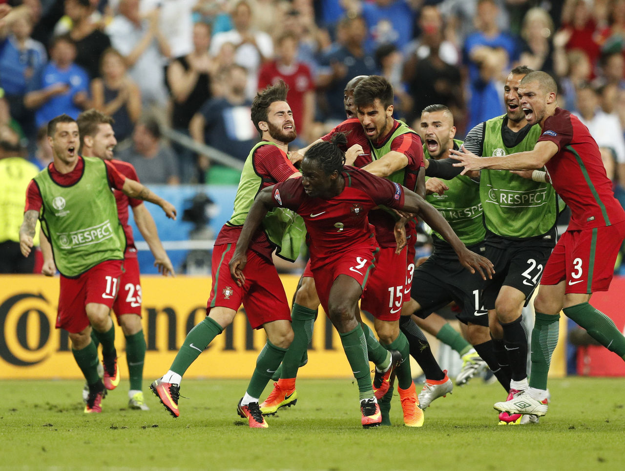 Portugal france euro live. Португальцы во Франции.