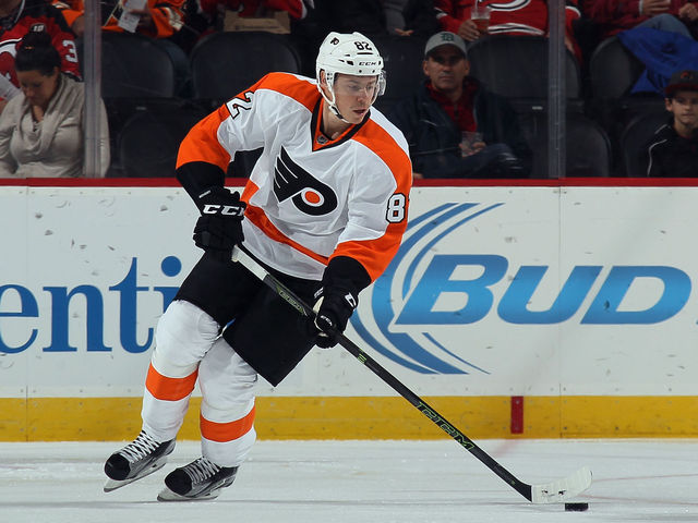 Medvedev returns to KHL after 1 season with Flyers