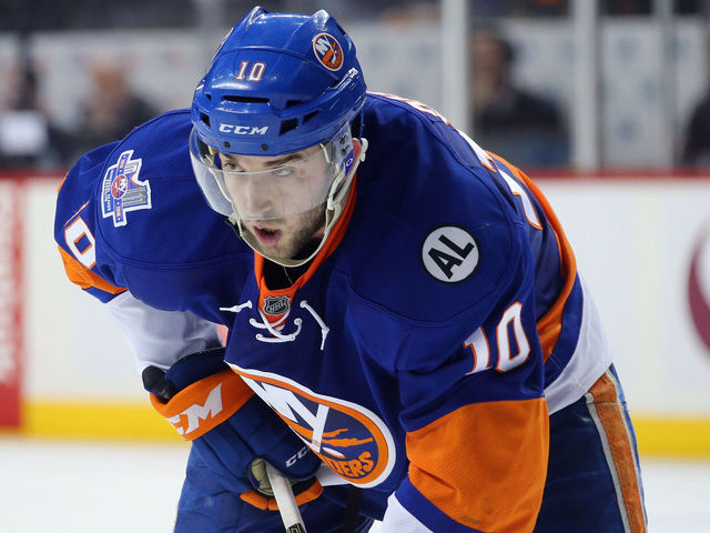 Islanders re-sign Quine to 2-year deal, worth reported $1.225M