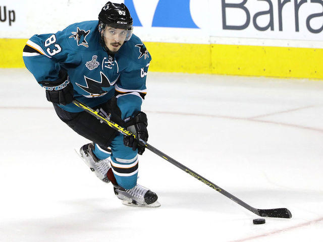 Report: Sharks sign Nieto to 1-year, $735K contract