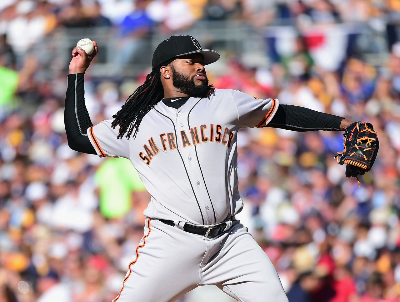 SF Giants' Johnny Cueto to pitch in Dominican Winter League