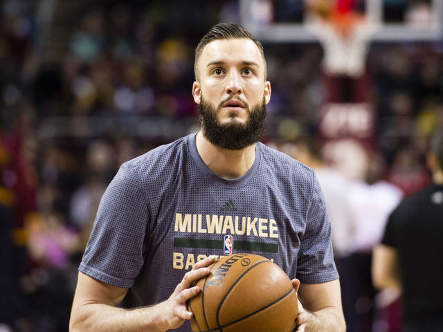 Bucks, Miles Plumlee agree to terms on 4-year, $50M deal