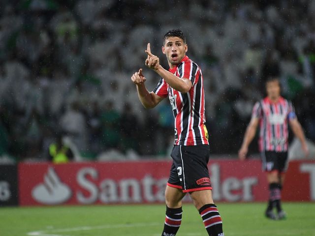 West Ham agrees to sign Jonathan Calleri on season-long loan