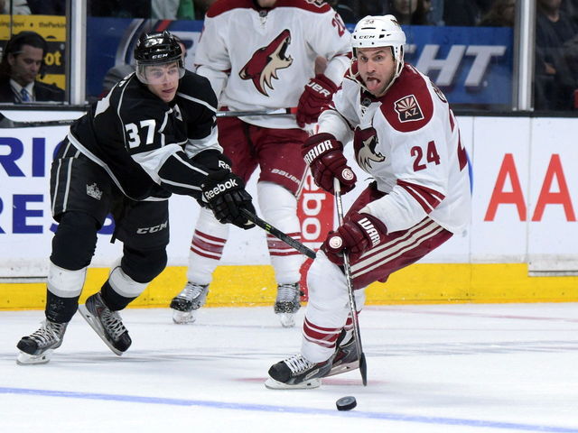 Chipchura signs 1-year deal to play in KHL