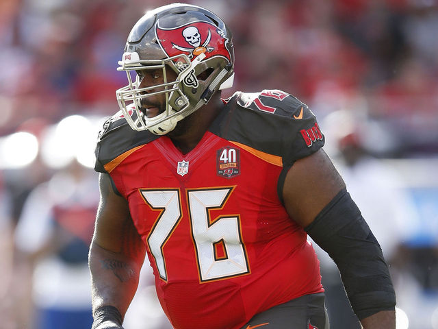 Look: Bucs' O-line pranks rookies with $26K dinner bill