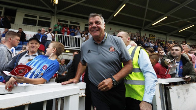 Report: Allardyce's England hire delayed by compensation quibbles