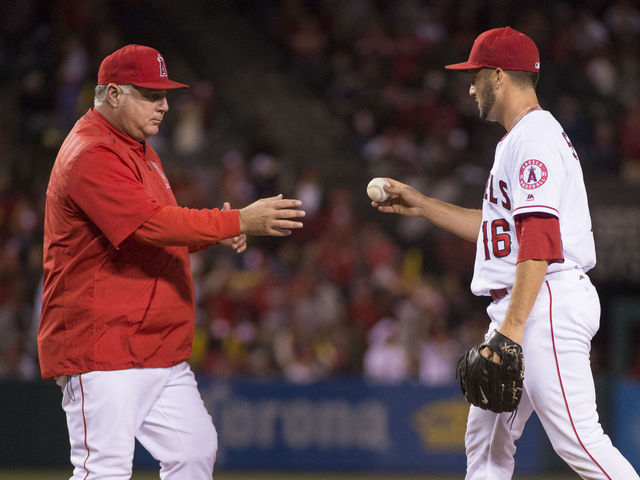 Manfred: MLB has talked about limits on relievers