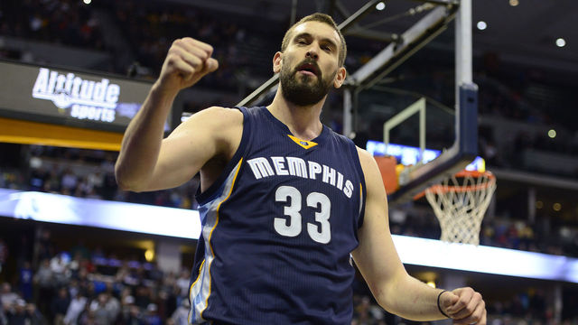 Watch: Grizzlies' Gasol casually heads ball into basket