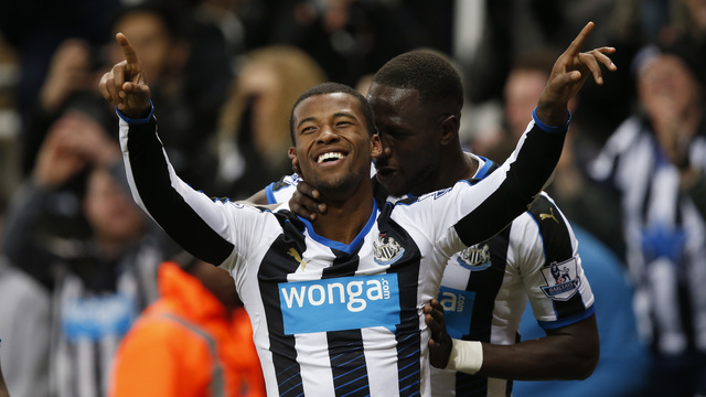 Wijnaldum completes Liverpool move for reported £25M fee