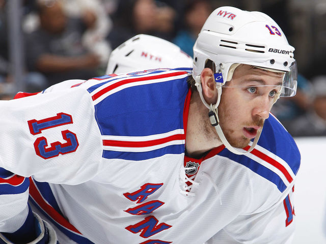 Rangers re-sign Hayes to reported 2-year, $5.2M contract