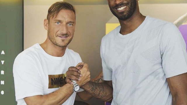 Kobe Bryant meets Francesco Totti at Nike HQ