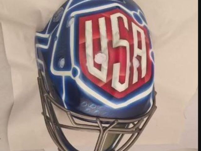 Lightning's Bishop unveils World Cup mask
