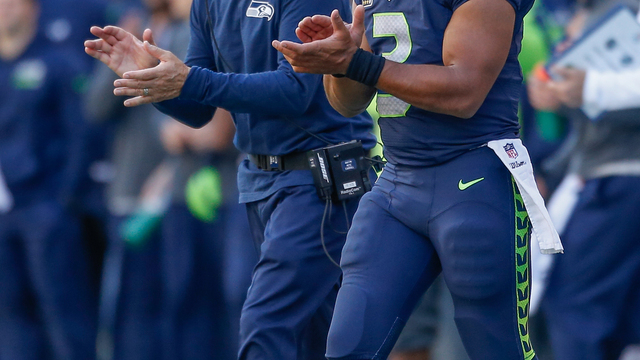 Watch: Russell Wilson dresses as Pete Carroll for Halloween