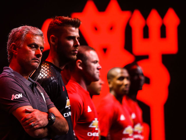 Report: Manchester United's plane diverted to Tianjin due to bad weather