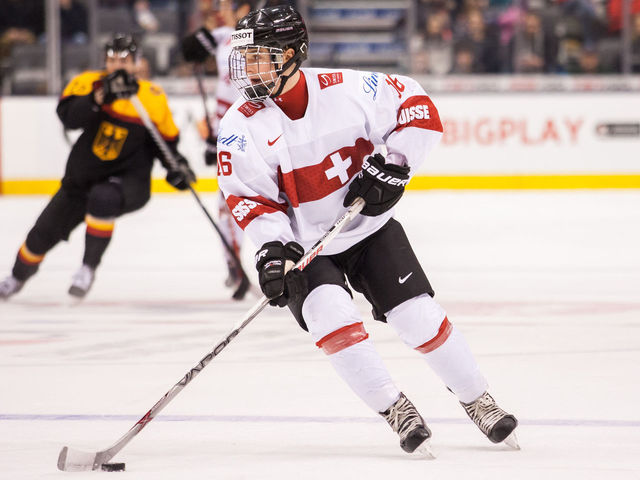 Panthers sign Malgin to entry-level deal