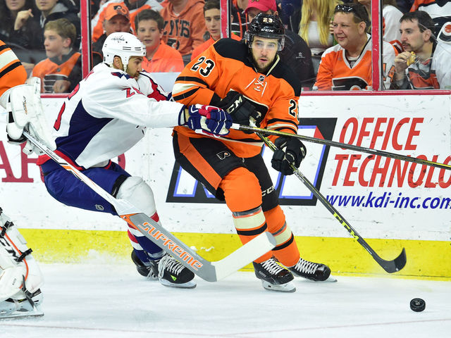 Flyers sign Brandon Manning to 2-year deal