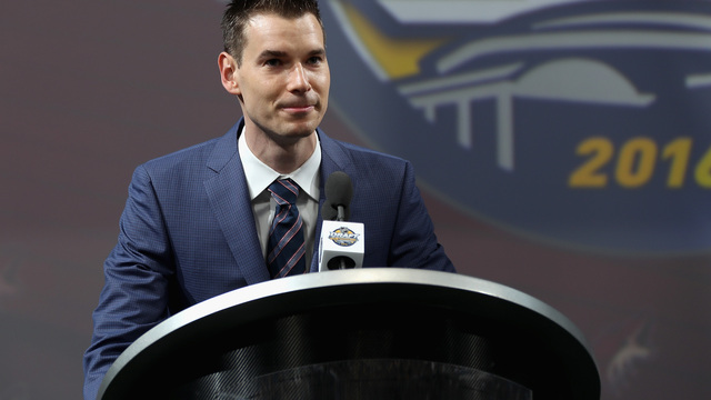 Report: If asked, Coyotes won't grant Sabres permission to talk to Chayka