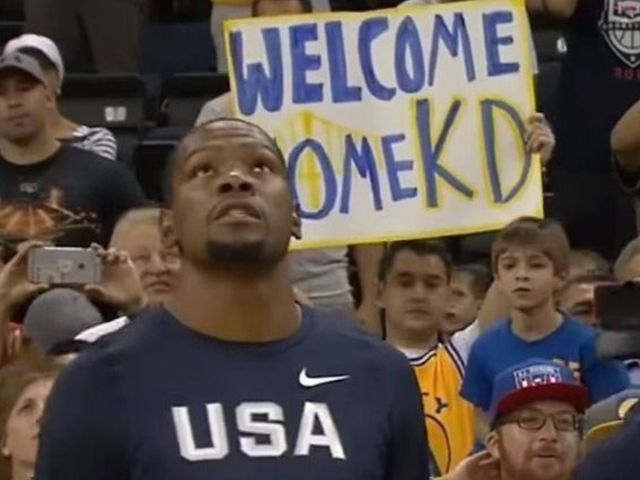 Durant gets rousing ovation at Oracle Arena
