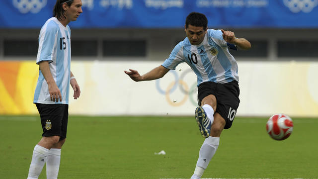 Riquelme: 'They should ask Messi who he wants as coach of Argentina'