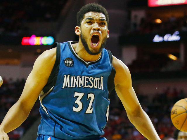 Watch: Towns posterizes kid at basketball camp