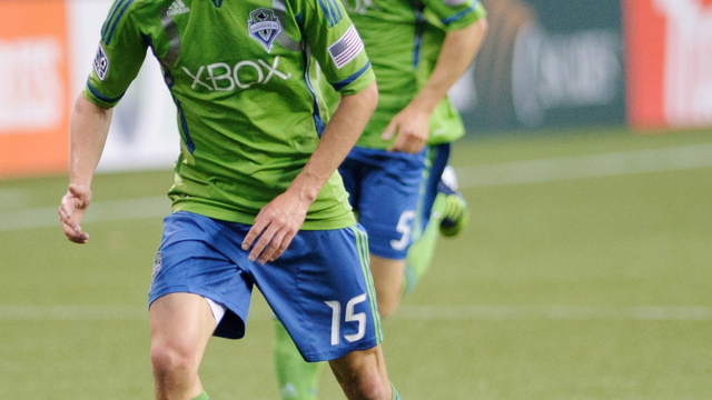 Seattle Sounders re-sign Alvaro Fernandez