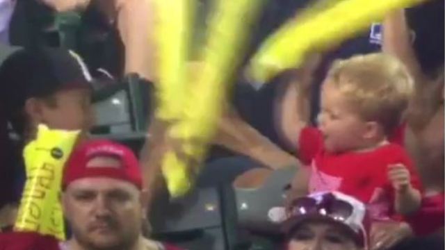 Watch: Kids ignore game, smack each other with thundersticks