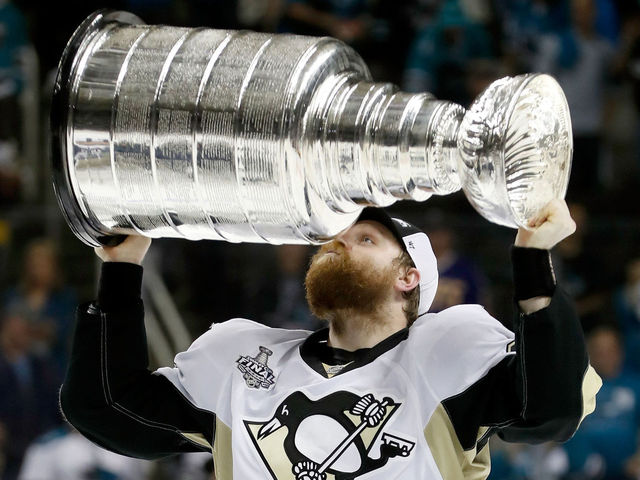 Subban, Phaneuf only NHL players at Kessel's Cup party in Toronto