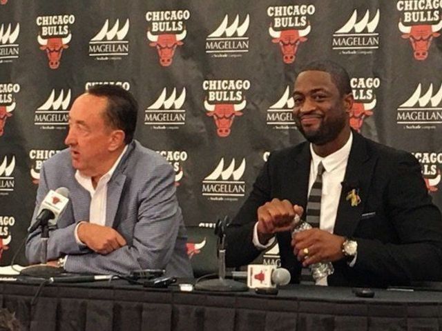 Wade finally introduced by Bulls