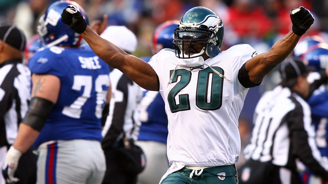 Eagles add legend Brian Dawkins to scouting department