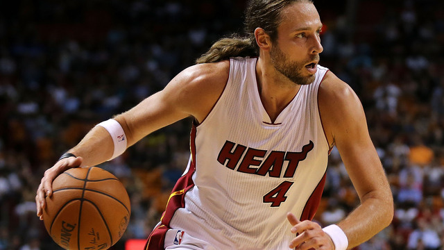 Report: Heat 'could not even give' Josh McRoberts away