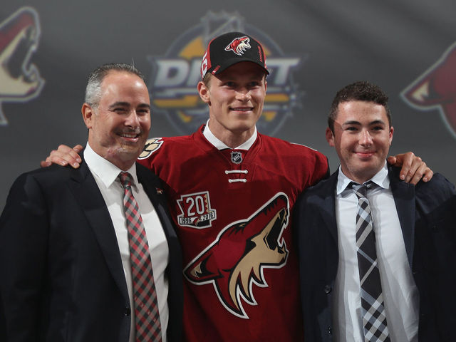 Coyotes sign 1st-rounder Chychrun to entry-level deal