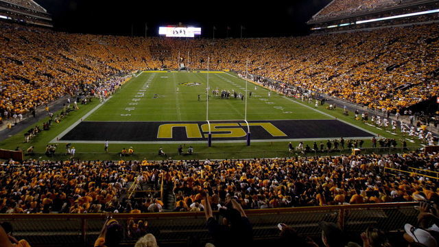 5 toughest college football stadiums for a road win