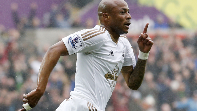 Report: West Ham submits £20M bid for Swansea's Ayew