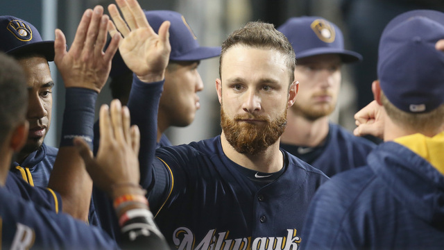 Watch: Lucroy gets roaring ovation in surreal pinch-hit AB