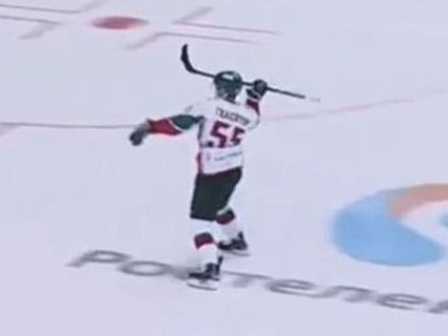 KHLer fools goalie with javelin-style shootout goal