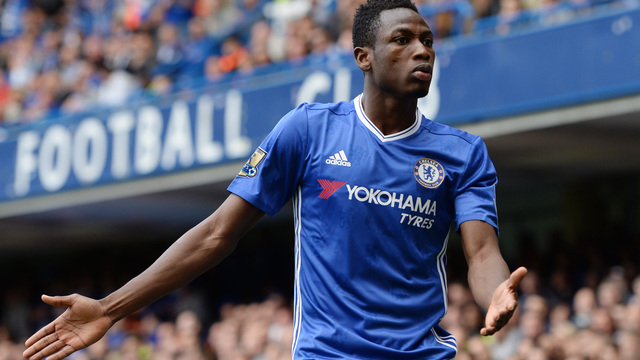 Schalke signs Chelsea's Baba on loan