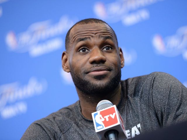 Watch: LeBron dines alone on yacht, may have case of cabin fever